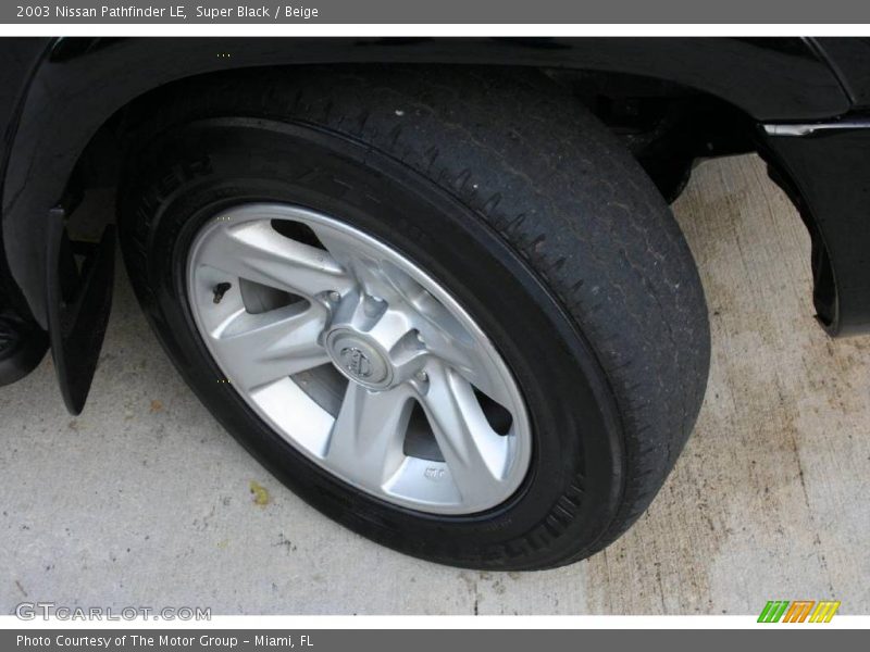 Super Black / Beige 2003 Nissan Pathfinder LE