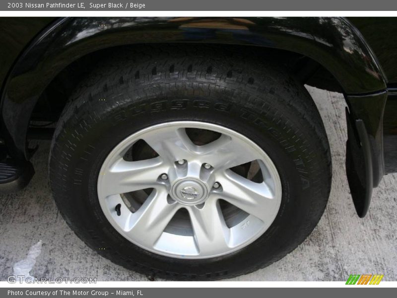 Super Black / Beige 2003 Nissan Pathfinder LE