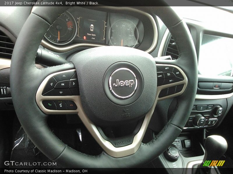 Bright White / Black 2017 Jeep Cherokee Latitude 4x4