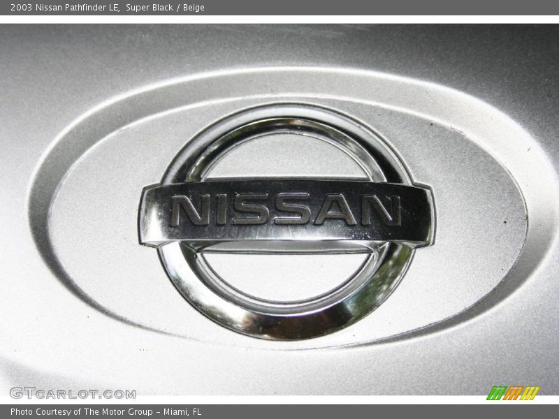Super Black / Beige 2003 Nissan Pathfinder LE