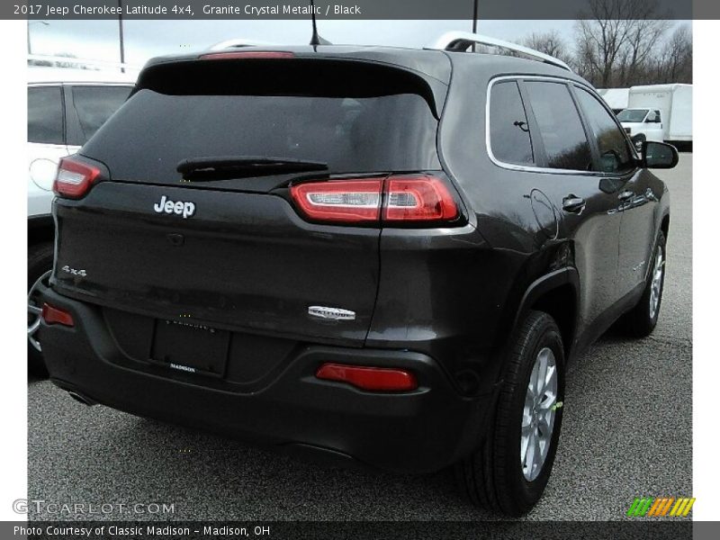 Granite Crystal Metallic / Black 2017 Jeep Cherokee Latitude 4x4