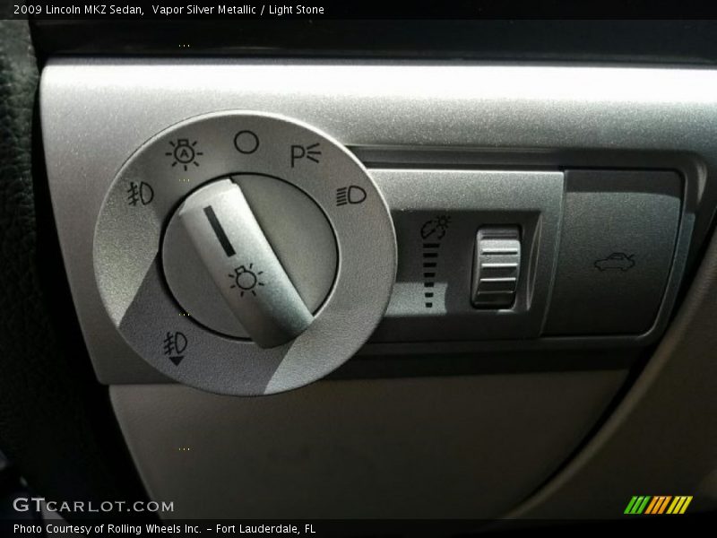 Vapor Silver Metallic / Light Stone 2009 Lincoln MKZ Sedan