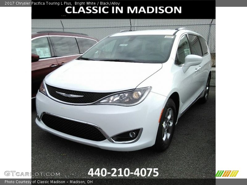 Bright White / Black/Alloy 2017 Chrysler Pacifica Touring L Plus