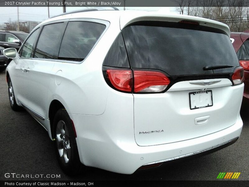 Bright White / Black/Alloy 2017 Chrysler Pacifica Touring L Plus