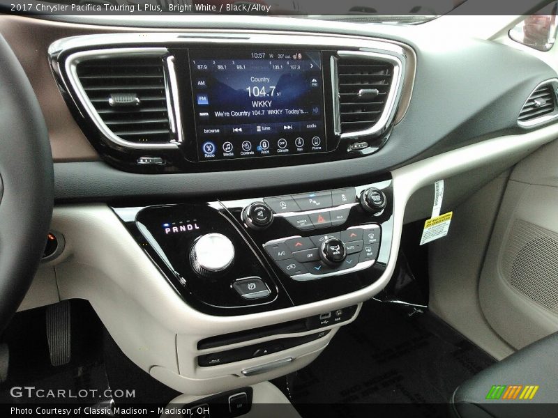 Bright White / Black/Alloy 2017 Chrysler Pacifica Touring L Plus