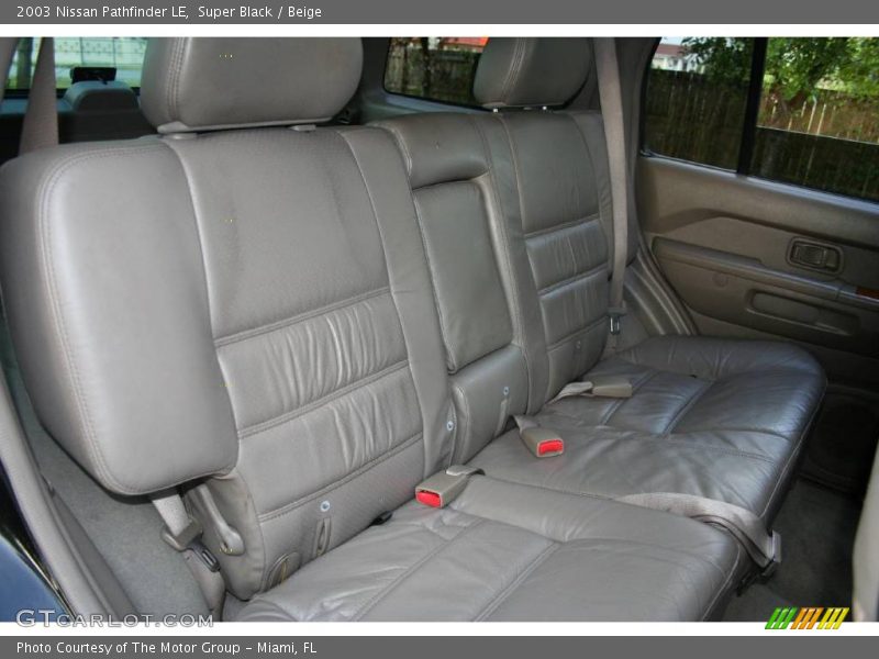 Super Black / Beige 2003 Nissan Pathfinder LE