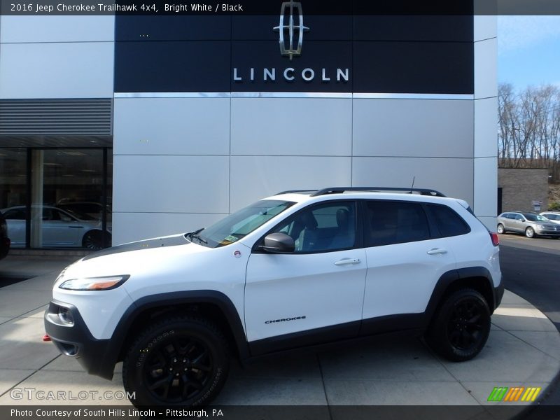 Bright White / Black 2016 Jeep Cherokee Trailhawk 4x4