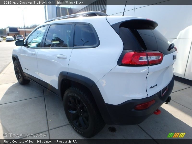 Bright White / Black 2016 Jeep Cherokee Trailhawk 4x4