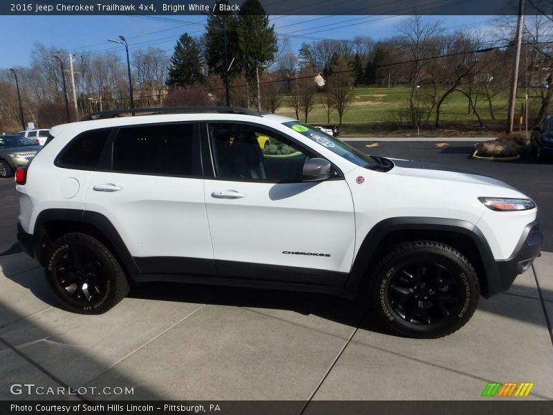 Bright White / Black 2016 Jeep Cherokee Trailhawk 4x4