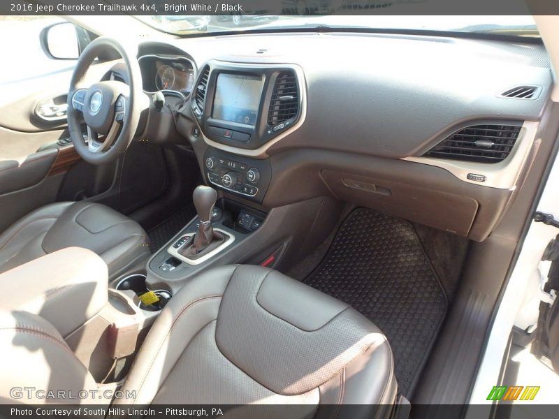 Bright White / Black 2016 Jeep Cherokee Trailhawk 4x4