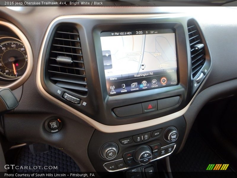Bright White / Black 2016 Jeep Cherokee Trailhawk 4x4