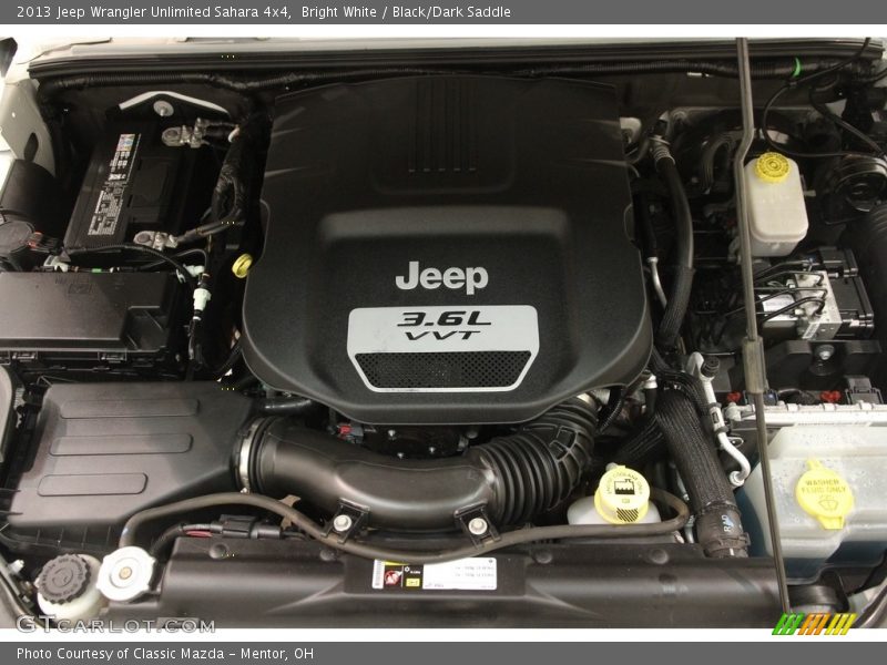 Bright White / Black/Dark Saddle 2013 Jeep Wrangler Unlimited Sahara 4x4