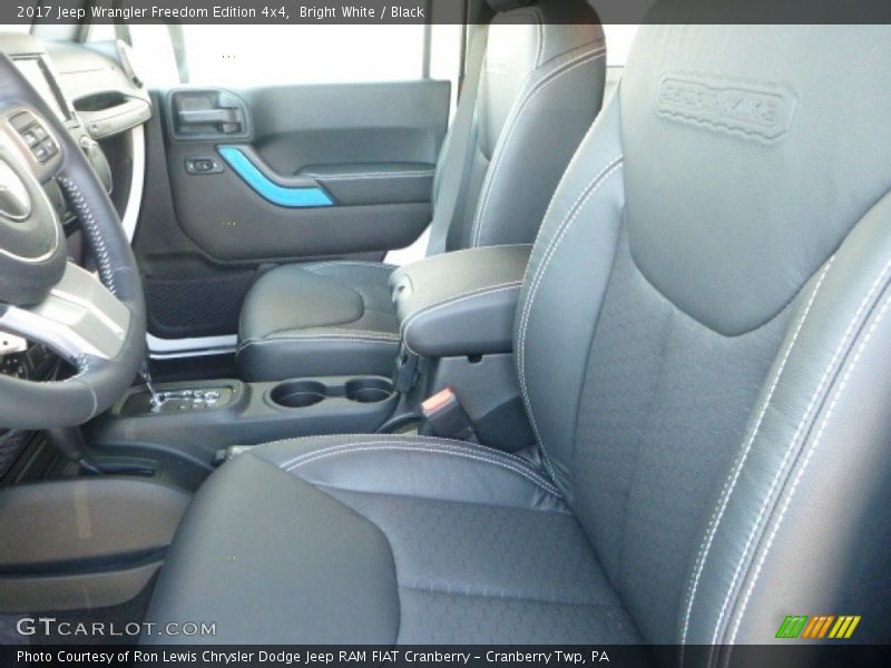 Bright White / Black 2017 Jeep Wrangler Freedom Edition 4x4