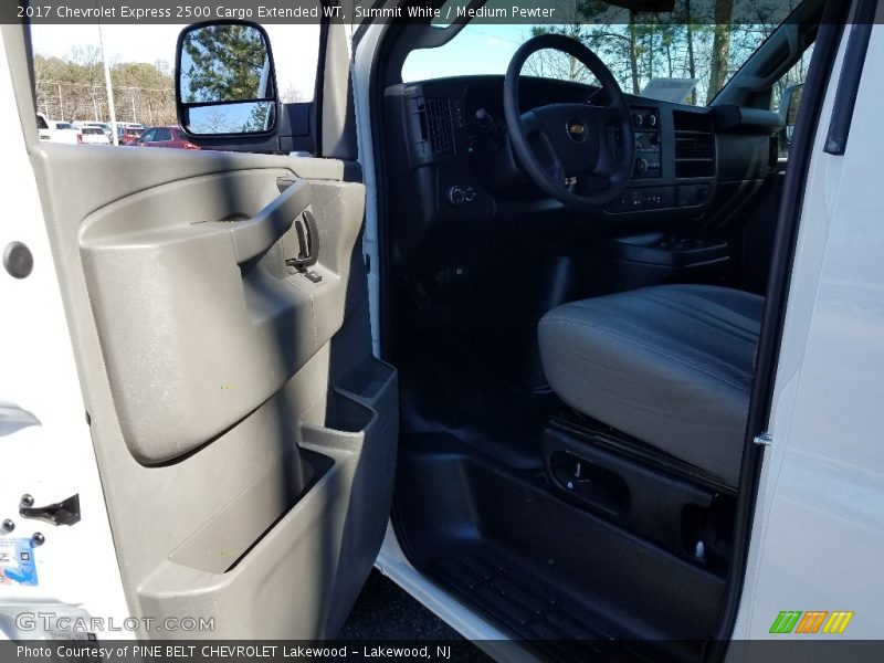 Summit White / Medium Pewter 2017 Chevrolet Express 2500 Cargo Extended WT