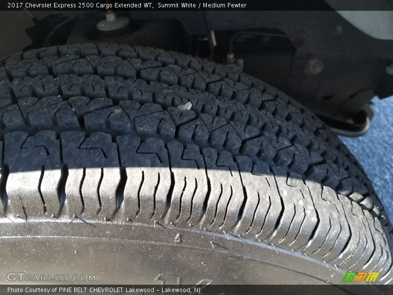 Summit White / Medium Pewter 2017 Chevrolet Express 2500 Cargo Extended WT