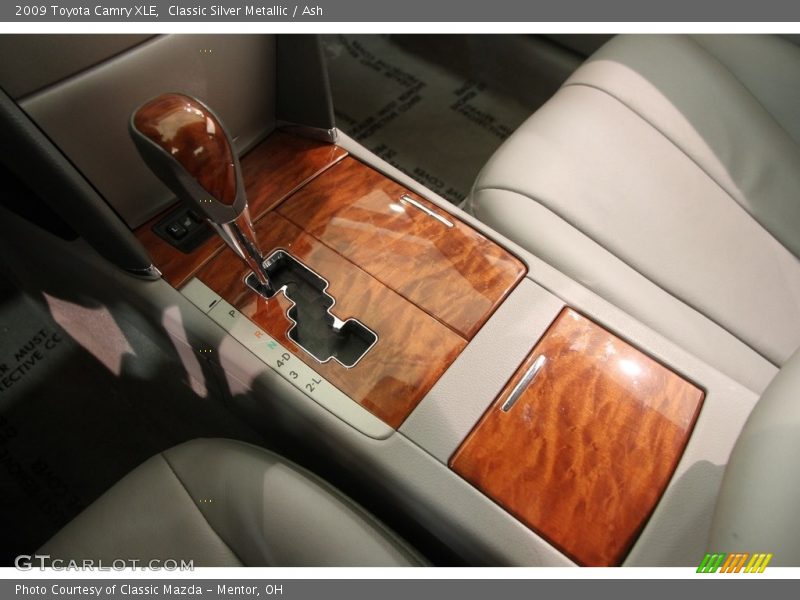 Classic Silver Metallic / Ash 2009 Toyota Camry XLE