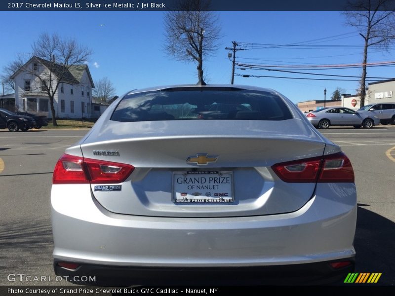 Silver Ice Metallic / Jet Black 2017 Chevrolet Malibu LS