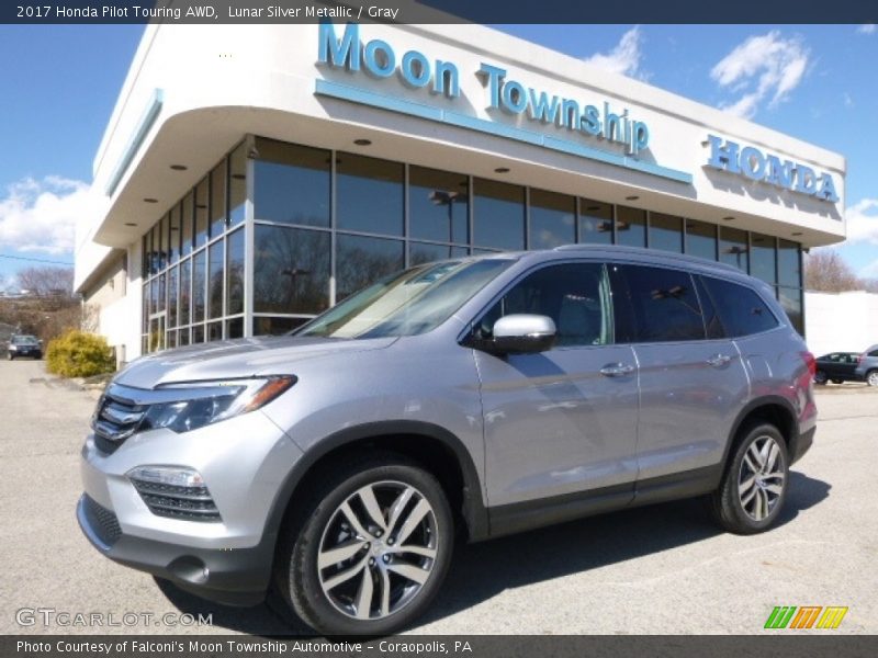 Lunar Silver Metallic / Gray 2017 Honda Pilot Touring AWD