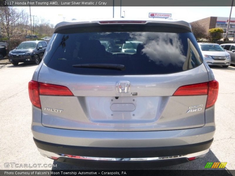 Lunar Silver Metallic / Gray 2017 Honda Pilot Touring AWD