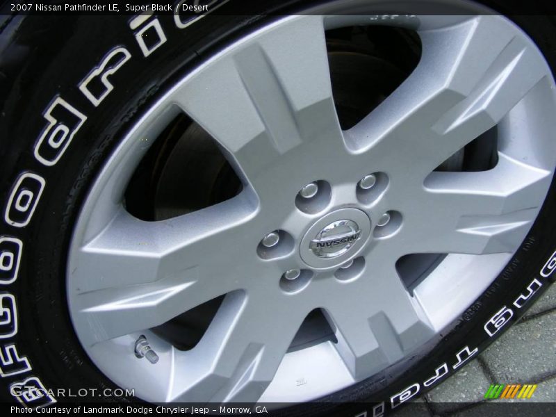 Super Black / Desert 2007 Nissan Pathfinder LE