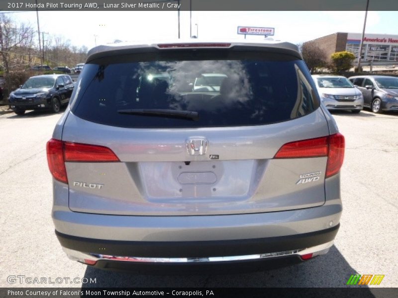 Lunar Silver Metallic / Gray 2017 Honda Pilot Touring AWD