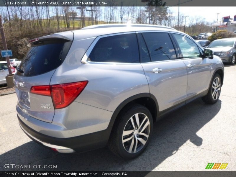 Lunar Silver Metallic / Gray 2017 Honda Pilot Touring AWD