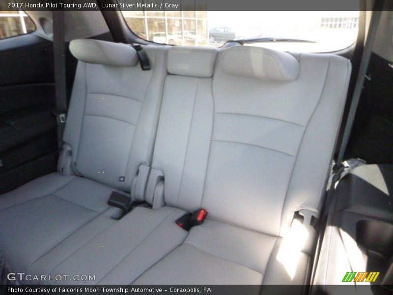 Lunar Silver Metallic / Gray 2017 Honda Pilot Touring AWD