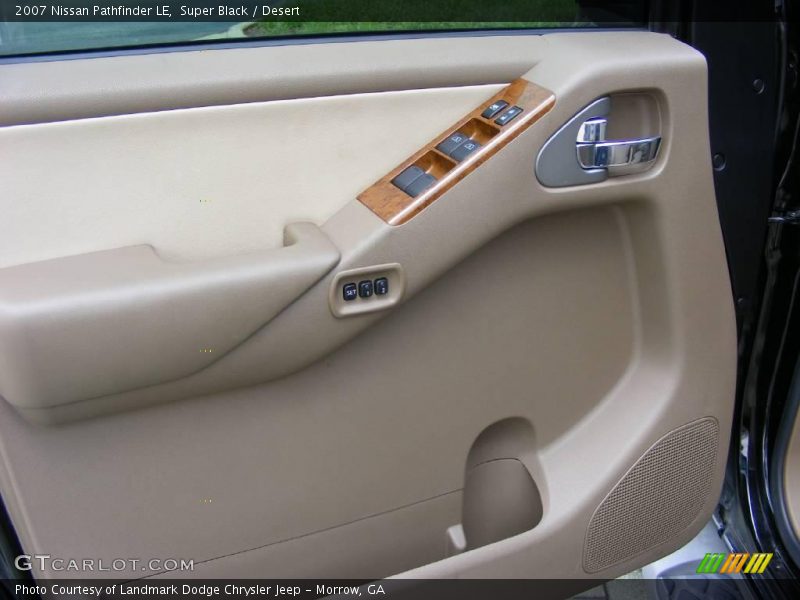 Super Black / Desert 2007 Nissan Pathfinder LE