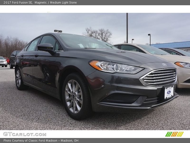 Magnetic / Medium Light Stone 2017 Ford Fusion SE