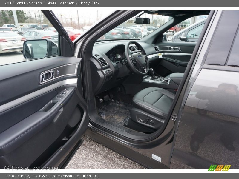 Magnetic / Ebony Black 2017 Ford Explorer XLT 4WD