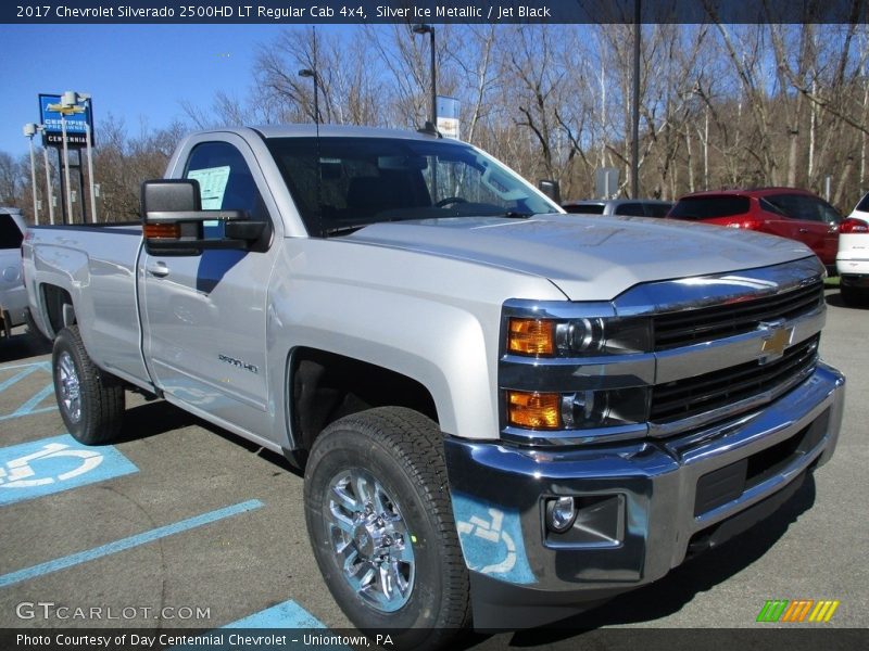 Front 3/4 View of 2017 Silverado 2500HD LT Regular Cab 4x4