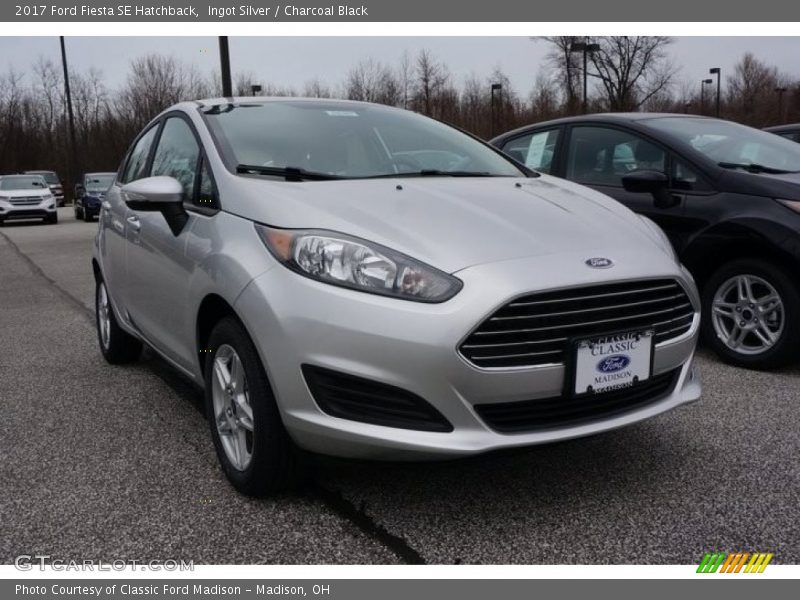 Ingot Silver / Charcoal Black 2017 Ford Fiesta SE Hatchback