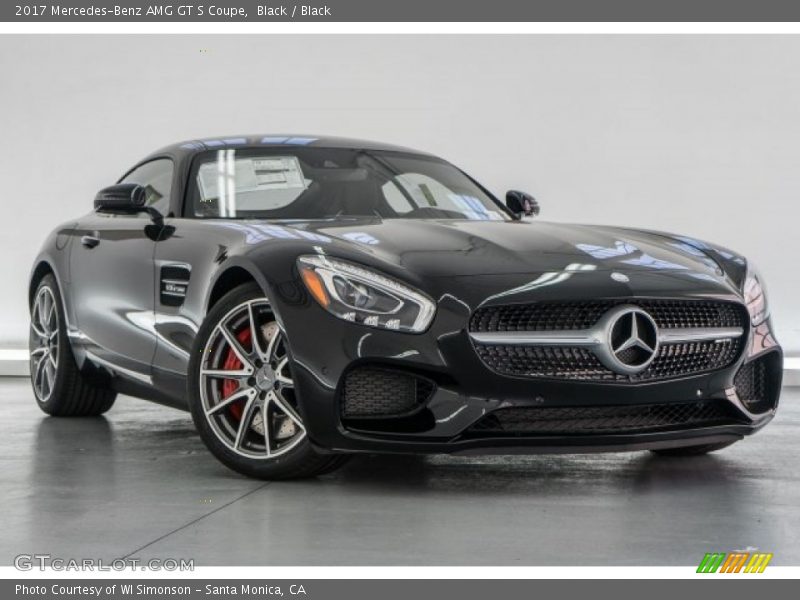 Front 3/4 View of 2017 AMG GT S Coupe