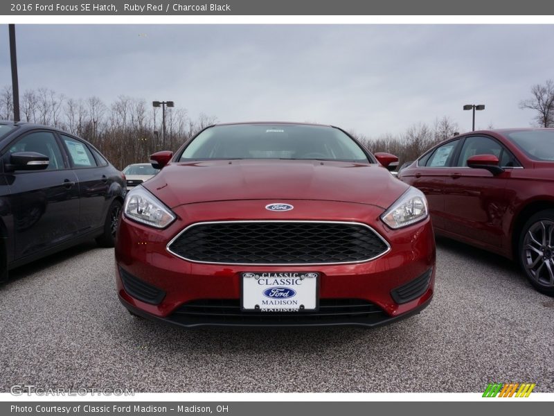 Ruby Red / Charcoal Black 2016 Ford Focus SE Hatch