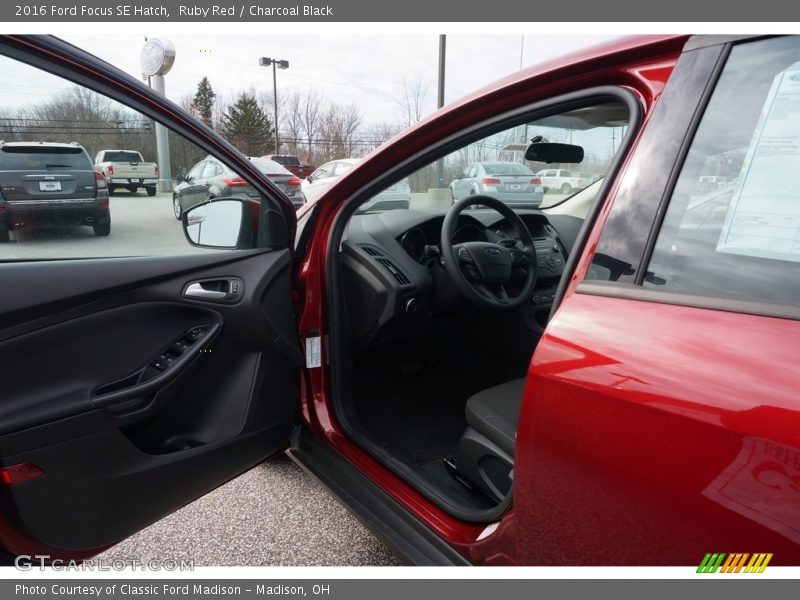 Ruby Red / Charcoal Black 2016 Ford Focus SE Hatch