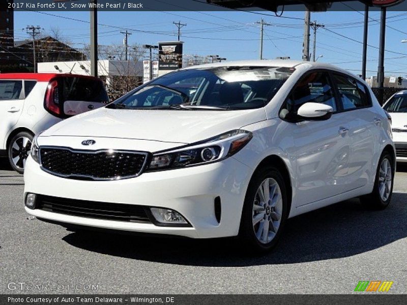 Snow White Pearl / Black 2017 Kia Forte5 LX