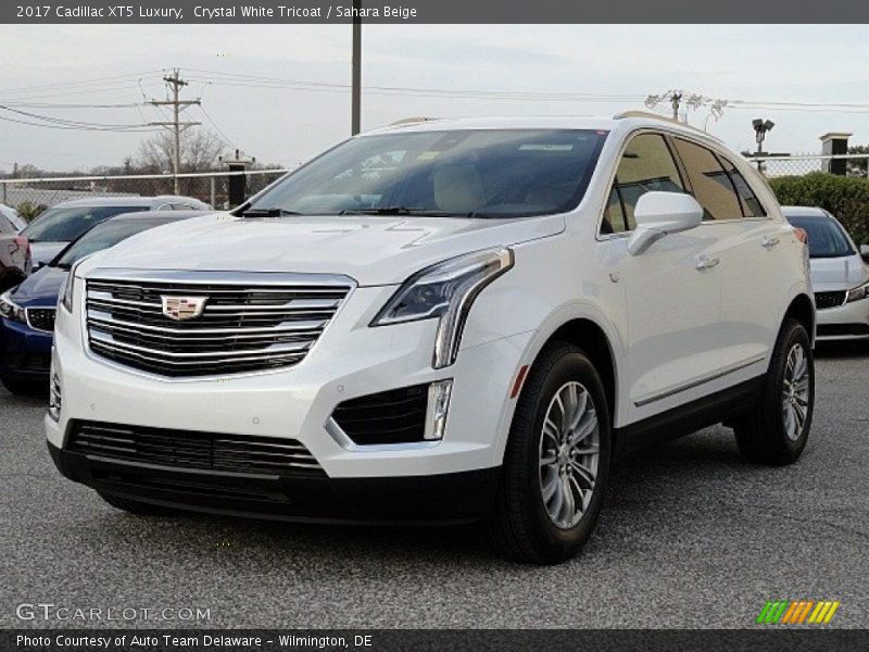 Crystal White Tricoat / Sahara Beige 2017 Cadillac XT5 Luxury