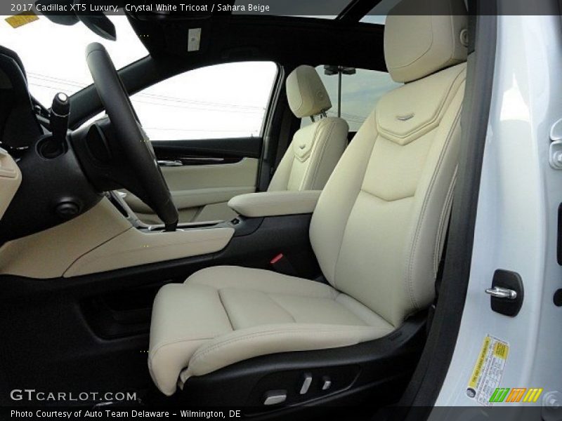 Crystal White Tricoat / Sahara Beige 2017 Cadillac XT5 Luxury