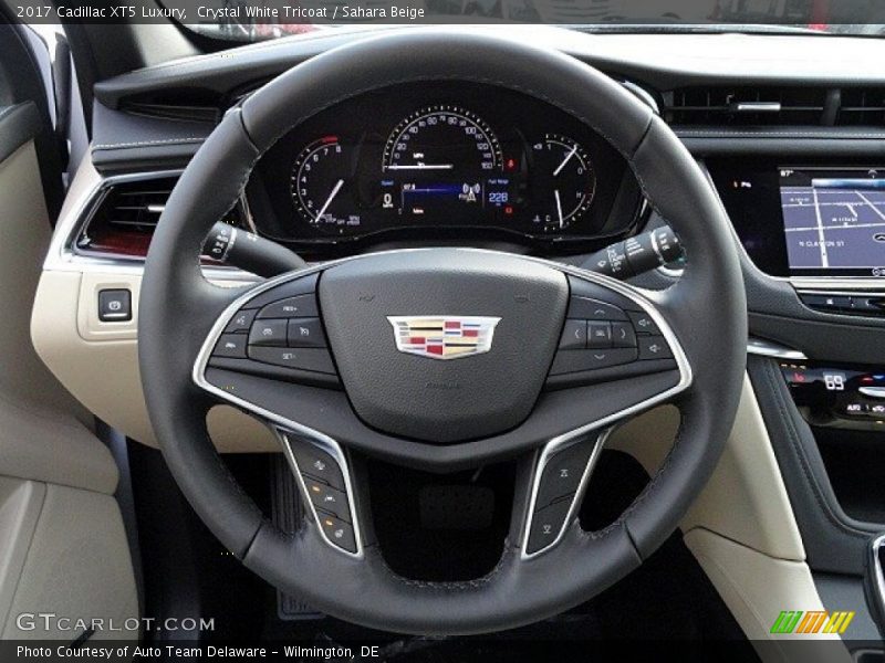 Crystal White Tricoat / Sahara Beige 2017 Cadillac XT5 Luxury