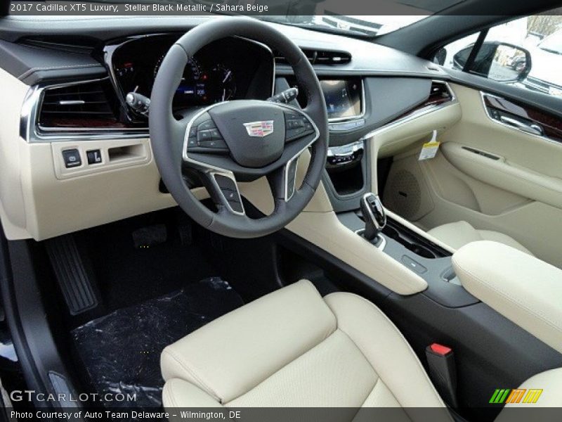 Stellar Black Metallic / Sahara Beige 2017 Cadillac XT5 Luxury