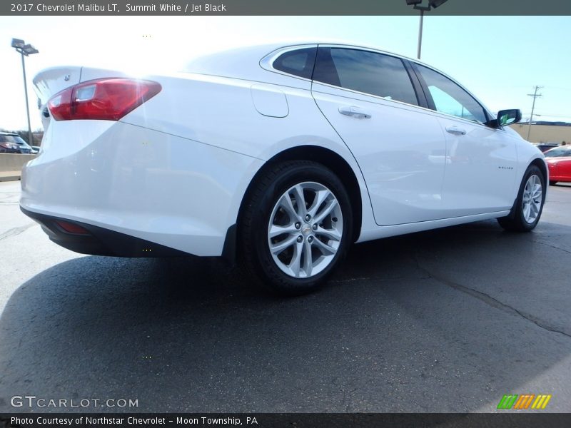 Summit White / Jet Black 2017 Chevrolet Malibu LT