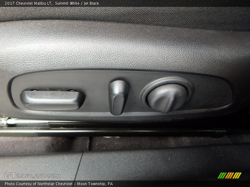 Summit White / Jet Black 2017 Chevrolet Malibu LT