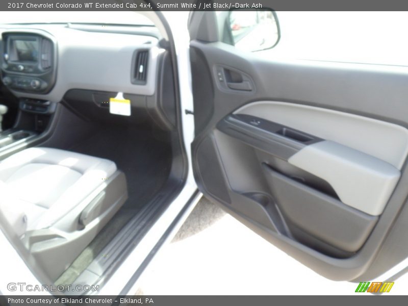 Summit White / Jet Black/­Dark Ash 2017 Chevrolet Colorado WT Extended Cab 4x4