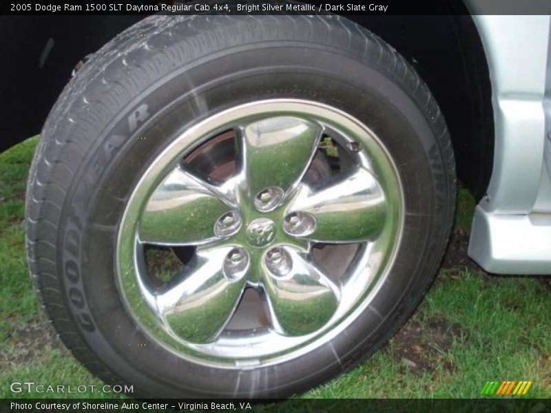 Bright Silver Metallic / Dark Slate Gray 2005 Dodge Ram 1500 SLT Daytona Regular Cab 4x4