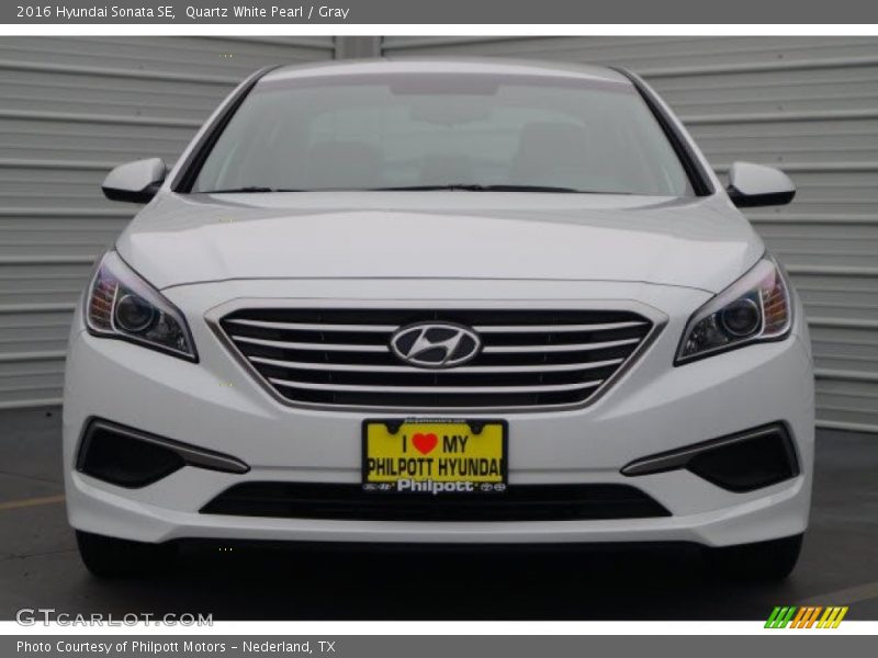 Quartz White Pearl / Gray 2016 Hyundai Sonata SE