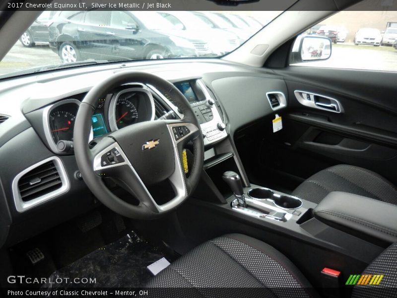 Silver Ice Metallic / Jet Black 2017 Chevrolet Equinox LT