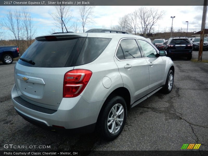 Silver Ice Metallic / Jet Black 2017 Chevrolet Equinox LT