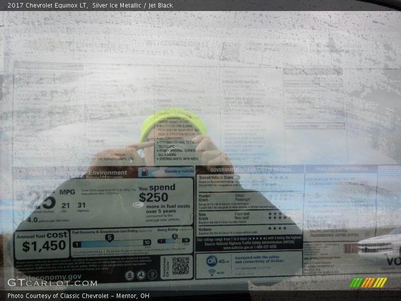 Silver Ice Metallic / Jet Black 2017 Chevrolet Equinox LT