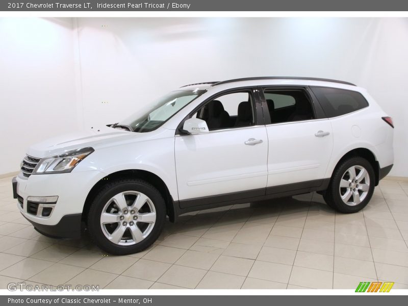 Iridescent Pearl Tricoat / Ebony 2017 Chevrolet Traverse LT