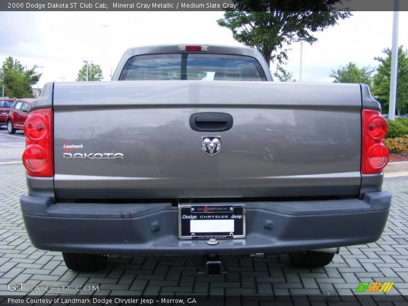 Mineral Gray Metallic / Medium Slate Gray 2006 Dodge Dakota ST Club Cab